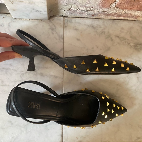 Black sling back kitten heels, gold studs - Picture 2 of 4